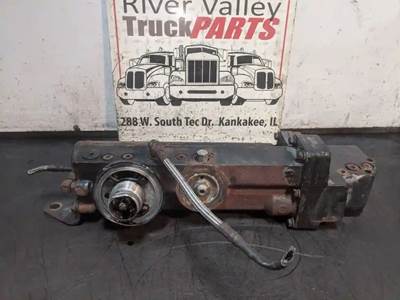 Cummins N14 Engine Oil Cooler for a 1999 International 9200