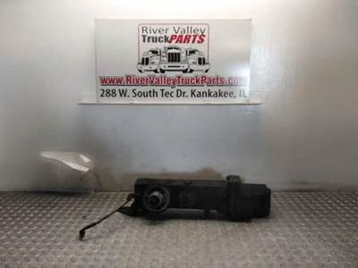 Cummins N14 Engine Oil Cooler for a 2000 Volvo VNL