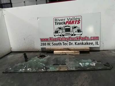 Volvo VED12 Engine Oil Cooler for a 2007 Volvo VNM