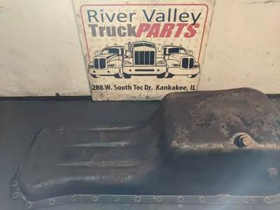 Cummins 5.9L Engine Oil Pan for a 2001 Freightliner XCF Chassis