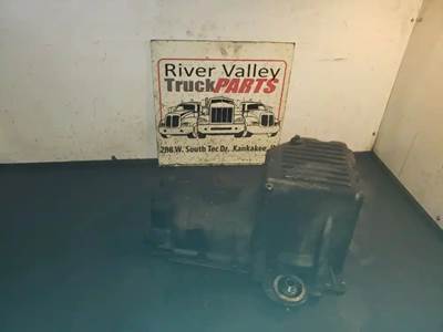 International MaxxForce 7 Engine Oil Pan