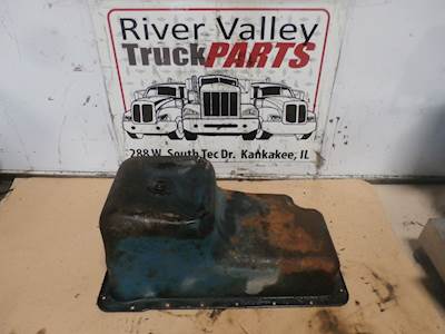 International VT365 Engine Oil Pan