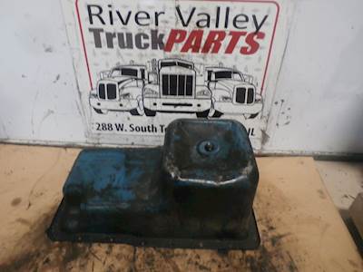 International VT365 Engine Oil Pan