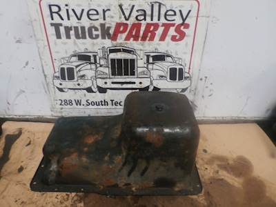 International VT365 Engine Oil Pan