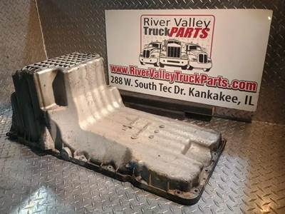 Mercedes-Benz MBE 926 Engine Oil Pan for a 2010 Freightliner B2