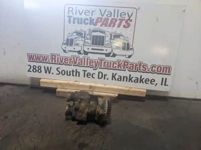 Caterpillar C12 Engine Oil Pump for a 1999 Kenworth T800