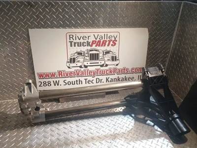 Detroit DD13 Engine Oil Pump for a 2015 Freightliner Cascadia 113