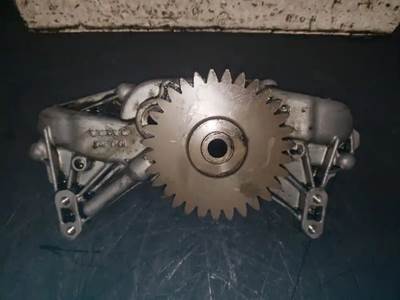 Volvo D13 Engine Oil Pump