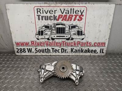 Volvo VED12 Engine Oil Pump for a 1995 White WG