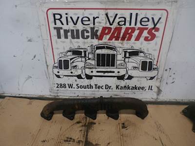 International VT365 Exhaust Manifold