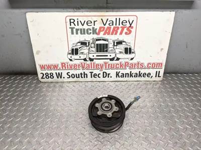 Cummins ISB 6.7L Fan Clutch for a 2011 Blue Bird BB Conventional