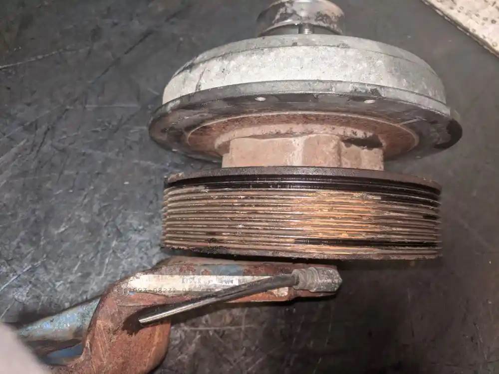 Cummins N14 Fan Clutch for a 1999 International 9200 For Sale