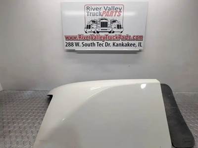 Peterbilt 579 Right Fender Extension