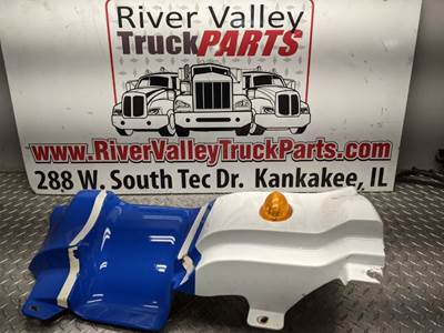 Freightliner Cascadia 125 Left Fender