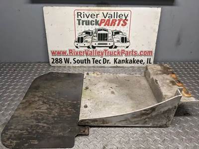 Volvo / WhiteGMC WIA Aero Left Fender for a 1993 White WIA AREO SERIES