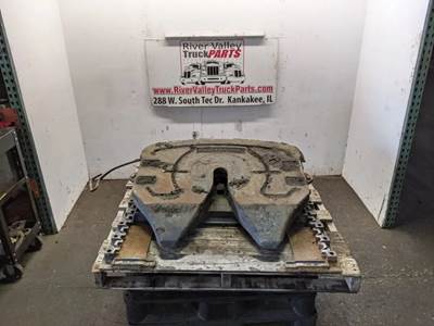 Fontaine Fifth Wheel for a Mack Universal