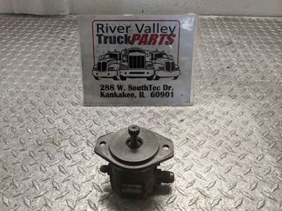 Caterpillar C12 Fuel Gear Pump for a 1999 Kenworth T800