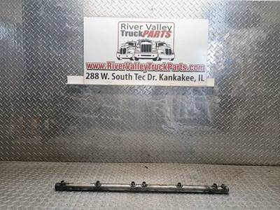 Used Detroit DD15 Fuel Rail for 2011 Freightliner Cascadia 125, Part # 230681-6
