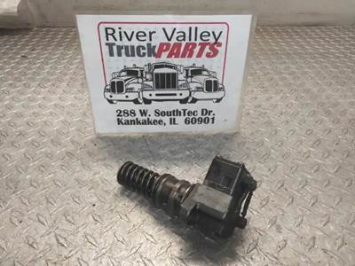 Mack E7 Fuel Injector for a 2000 Mack CH613