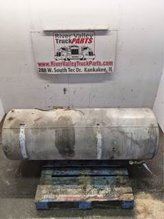 International F9370 Right Fuel Tank for a 1987 International F-9370