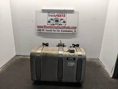 Mack Pinnacle CXU612 Right Fuel Tank for a 2018 Mack CXU612