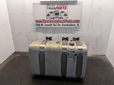 Mack Pinnacle CXU612 Right Fuel Tank for a 2012 Mack CXU612