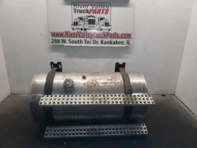 Mack Pinnacle CXU613 Left Fuel Tank for a 2009 Mack CXU613