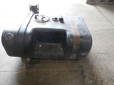 Good Used Diesel Step Tank. Only 1 Strap And 1 Bracket. L: 37" W: 24" H: 15".