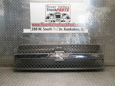 2009 Chevrolet C5500 Grille, Casting # 15096812, Part # 250556-6