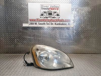 Good Used Passenger Side Headlight. The Headlight Has Been Visually Inspected