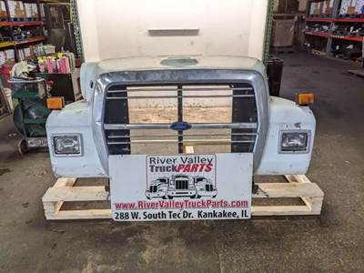Ford LNT8000 Hood