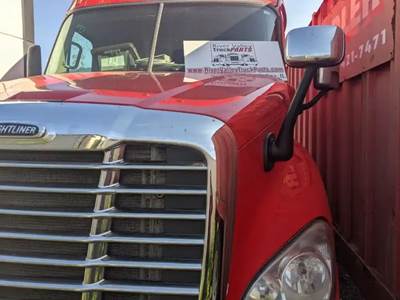 Freightliner Cascadia 125 Hood