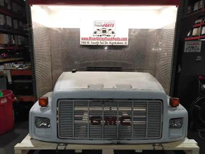 GMC TopKick C7000 Hood for a 1990 GMC C7000 Topkick