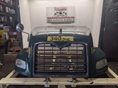 Mack Pinnacle CXU612 Hood for a 2015 Mack CXU612