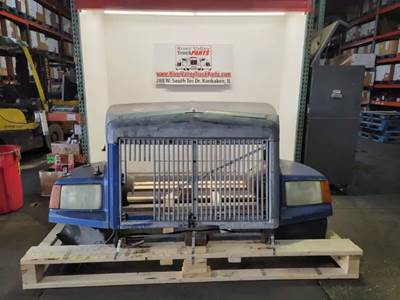 Volvo / WhiteGMC WIA Aero Hood for a 1994 White WIA AREO SERIES