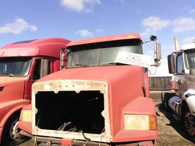 Volvo / WhiteGMC WIA Aero Hood for a 1994 White WIA AREO SERIES