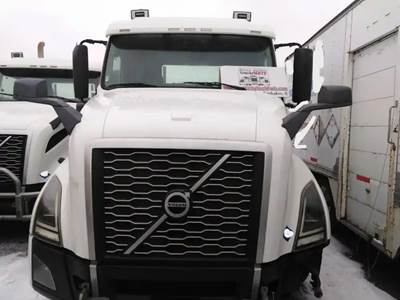 Volvo VNL Hood