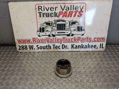 Detroit DD15 Hub for a Universal