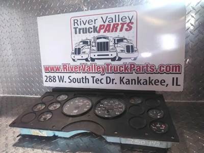 Mack CH613 Instrument Panel Cluster