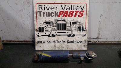 Used Right Tilt Cylinder Off Of A Komatsu Forklift, Model FB15M-3. CAsting #