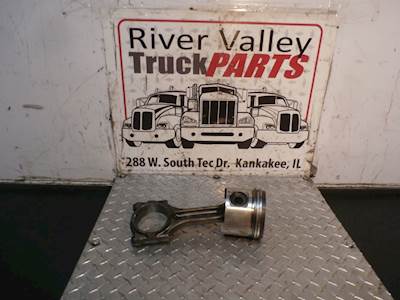 Caterpillar 3126 Piston / Rod for a 2003 Freightliner M2 106