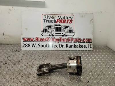 Caterpillar 3208 Piston / Rod