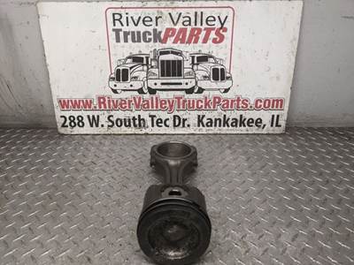 Caterpillar C13 Piston / Rod for a 2005 Peterbilt 379