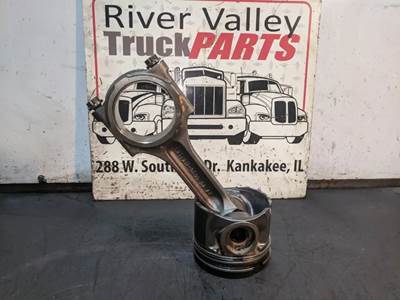 Caterpillar C7 Piston / Rod for a 2005 Freightliner FS65 Chassis