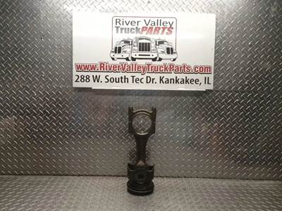 Cummins ISX Piston / Rod for a 2005 Volvo VNL