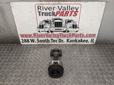 Used International 7.3L Connecting Rod for 1999 Ford E-450, Casting # 1812003C2