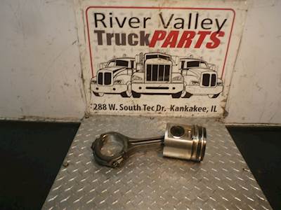 International DT466 Piston / Rod