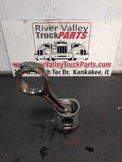 International DT466 Piston / Rod