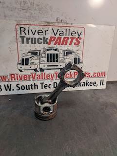 International DT466 Piston / Rod