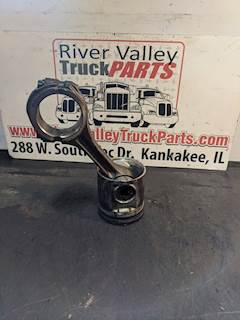 International DT466 Piston / Rod